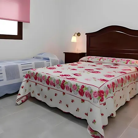 Casa Con Terraza En Centro Aceptamos Grupos De Jovenes * Conil De La Frontera